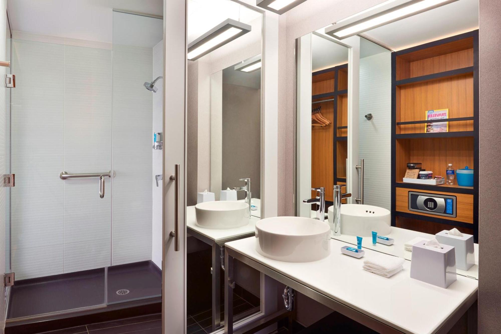 Aloft Vaughan Mills Экстерьер фото